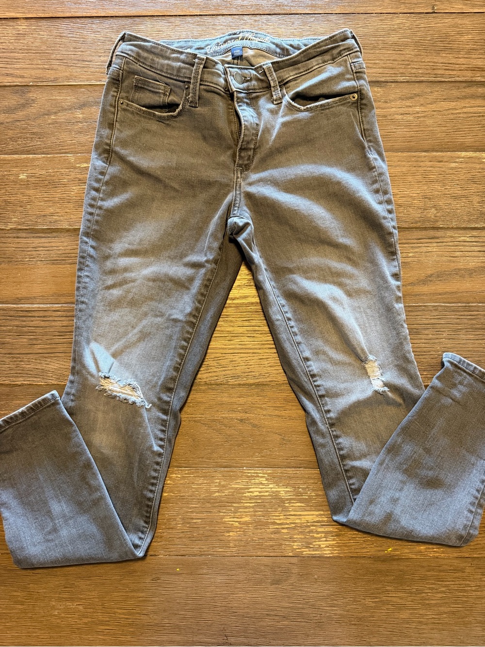 Universal Thread Gray Skinny Jeans with Knee Distress